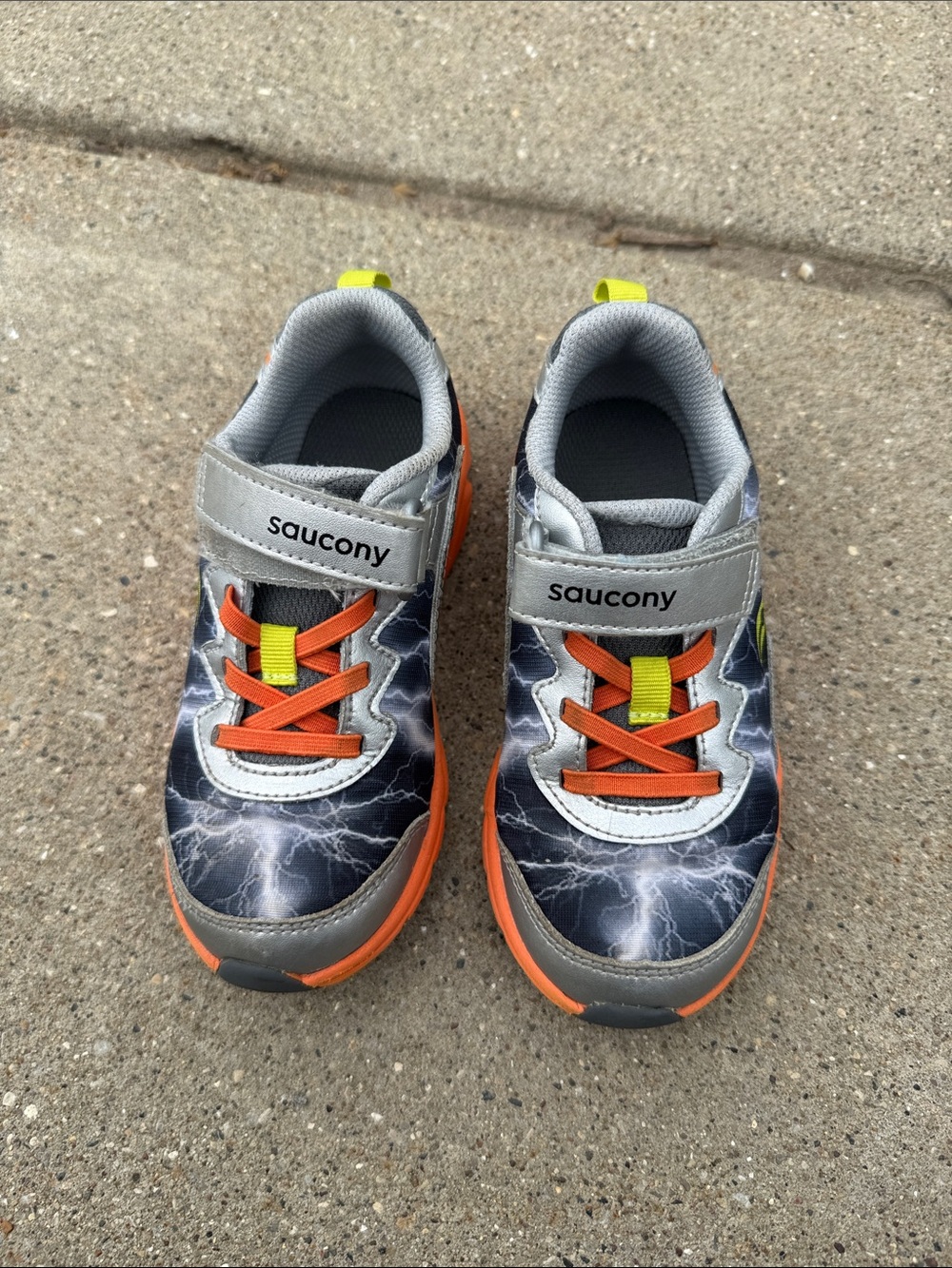 Saucony Kids Lightning Print Sneakers fits like a 10.5/11